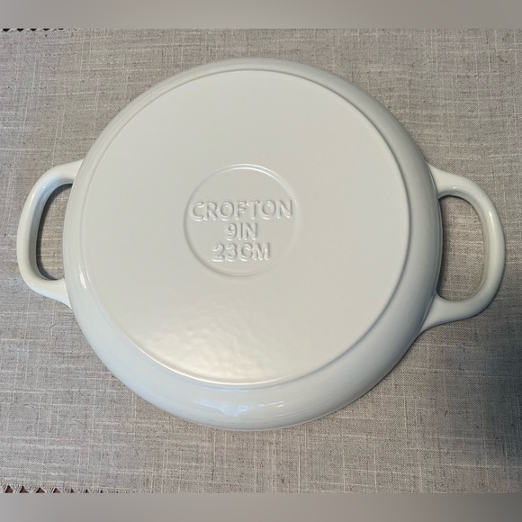 Crofton Cast Iron Enameled 9" Bread Oven Dome Baking Pan Pot White Cream NEW - Picture 5 of 6